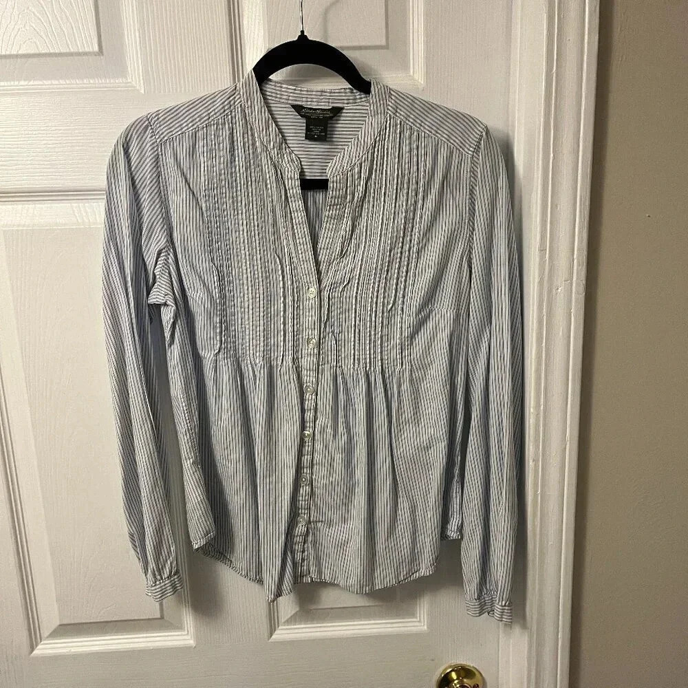 Women’s Eddie Bauer Button Down Shirt Size Medium